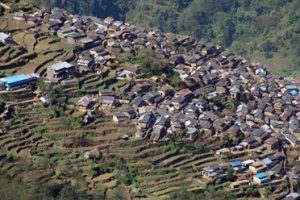 नेपालकै अचम्मको ठाउँ जहाँ छोरी माग्न जाँदा दाउराको भारी लगिन्छ !