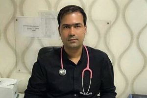 तपाई साउदीमा हुनुहुन्छ ? कोरोनाको लक्षण देखियो, फोन गर्नुहोस् नेपाली डाक्टरलाई !