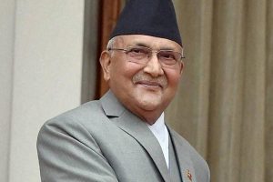 सवारी साधनमा देवनागरी लिपिको प्रयोग गर्न सकिन्छ : प्रधानमन्त्री ओली