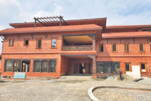 अब प्रधानमन्त्री बंकरसहितको भवनमा