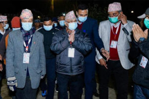 एमाले नयाँ नेतृत्वका लागि सात घण्टा ढिलो गरी मतदान सुरु
