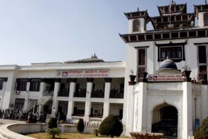 राष्ट्रसेवक कर्मचारीमाथि निर्वाचन आयोगको अंकुश, दलहरूलाई भन्याे- सदस्यता नदेऊ