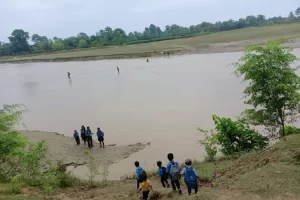 खोलाले बगाउँदा एकजनाको मृत्यु