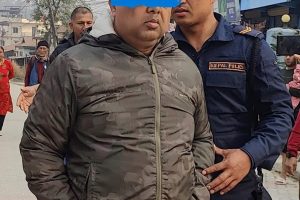 दोमुखाको होटलमा सहकर्मीसग रङ्गेहात फेला परेका सापकोटा पक्राउ
