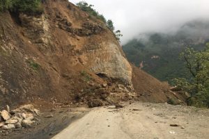 बाढी पहिराले देशभरका विभिन्न नौ सडकखण्ड पूर्ण अवरुद्ध : सडक विभाग