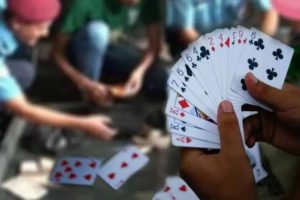 तास खेलिरहेका ८ जना पक्राउ, ९७ हजार बढी नगद बरामद