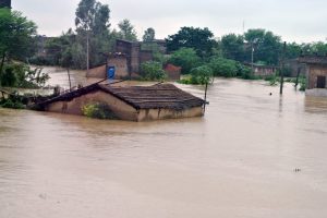 बाढीले कञ्चनपुरमा ४५ घर डुबानमा, महाकालीको जलस्तर बढ्यो