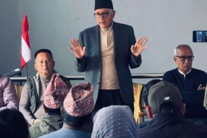 पार्टी फुटबाट जोगाउन मध्यमार्गी धार रोजें : शेखर कोइराला