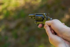 मोरङमा प्रहरीले चलायो गोली, एक जना पक्राउ