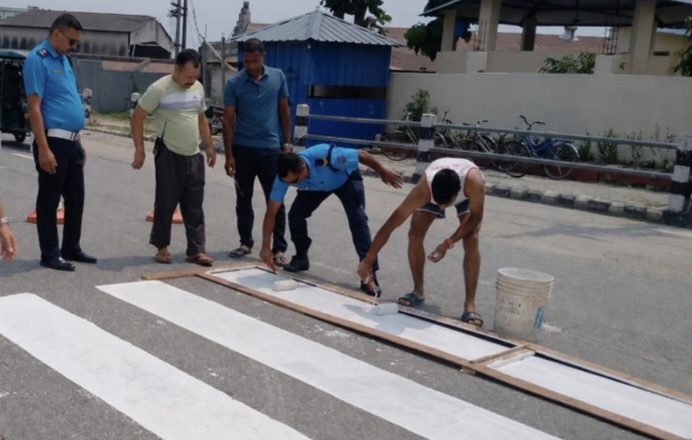 निमुवा ट्राफिक द्वारा विभिन्न स्थानमा जेब्रा क्रसिङ निर्माण