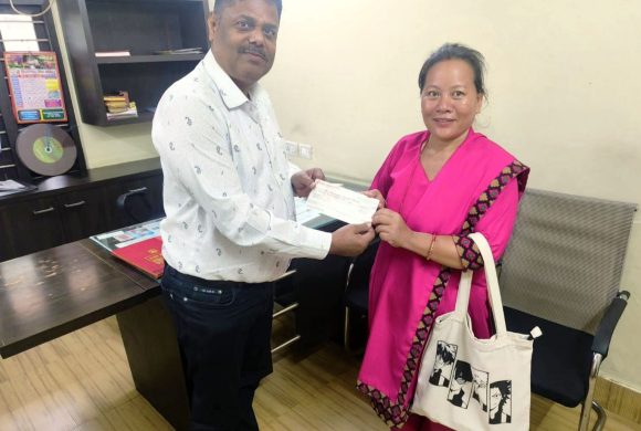 गाउँपालिका अध्यक्ष मगरको पहलमा लिलाभक्त राम आधारभूत विद्यालयलाई रु. २ लाख २५ हजार सहयोग