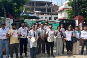 प्रस्तावित ट्राफिक जरिवाना विधेयक फिर्ता लिन माग गर्दै मोरङमा ज्ञापनपत्र