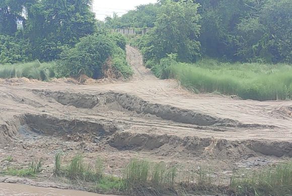 बुढीखोला दोहन, रातको समयमा माटो उत्खनन गरी बिक्री