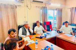 सडक आयोजनाको ढिलाइप्रति काेशी सरकार असन्तुष्ट, ठेक्का रद्दको चेतावनी