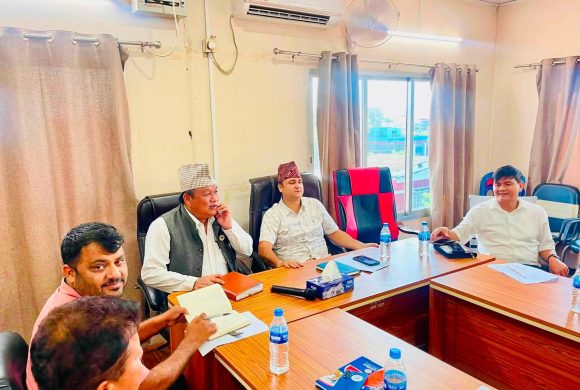 सडक आयोजनाको ढिलाइप्रति काेशी सरकार असन्तुष्ट, ठेक्का रद्दको चेतावनी